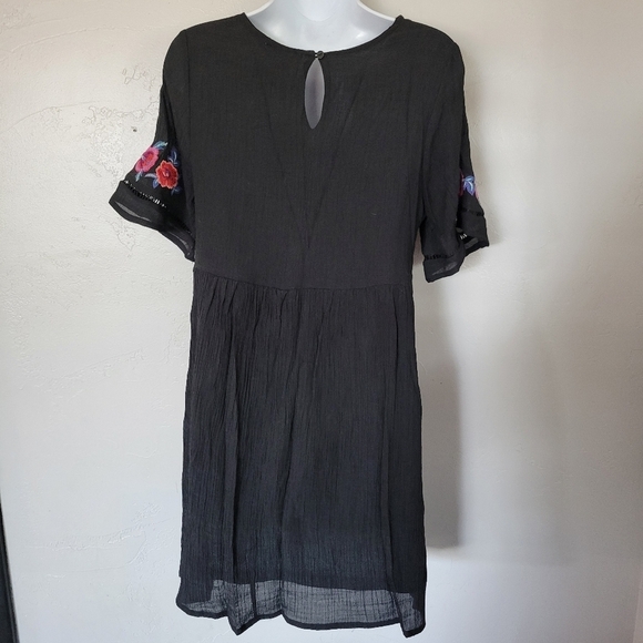 Umgee Women's Small Black Short Sleeve Mini Dress Floral Embroidery Boho Summer - Picture 8 of 9